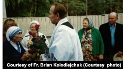 Мати Тереза відвідує Україну через рік після Чорнобильської катастрофи. Київ, 22 серпня 1987 року.