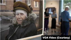 Світлина Андрія Дубчака на виставці у США