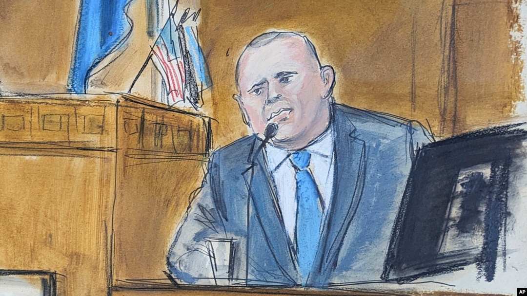 FILE - Gary Farro, a private client adviser who previously worked at First Republic Bank, testifies on the witness stand in Manhattan criminal court in New York, April 26, 2024.
