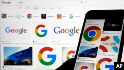 Архівне фото: Логотипи Google.
Google заявив 14 серпня 2024 р., що іранська група з травня намагалася зламати електронну пошту приблизно десятка людей, пов’язаних із президентом Джо Байденом і колишнім президентом Дональдом Трампа.
