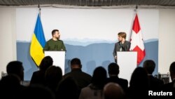 Nga konferenca e përbashkët për shtyp në Zvicër mes presidentit ukrainas dhe presidentes zviceriane (15 janar 2024)