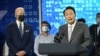 윤석열 한국 대통령과 조 바이든 미국 대통령이 지난달 20일 평택 삼성전자 반도체 공장을 함께 방문했다.