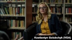 Професорка Каріна Коростеліна під час інтерв'ю в Університеті Джорджа Мейсона. 19 грудня 2022