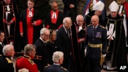 Президент Джо Байден и первая леди Джилл Байден на погребальной церемонии в Вестминстерском аббатстве. 19 сентября 2022 г.