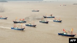 Tin cho biết một đoàn gồm 30 tàu đánh cá Trung Quốc đã khởi hành và đang trên đường tới quần đảo Trường Sa.