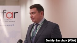 Голова НАБУ Артем Ситник сказав "Голосу Америки", що йдеться про намагання сил в Україні протидіяти антикорупційній реформі