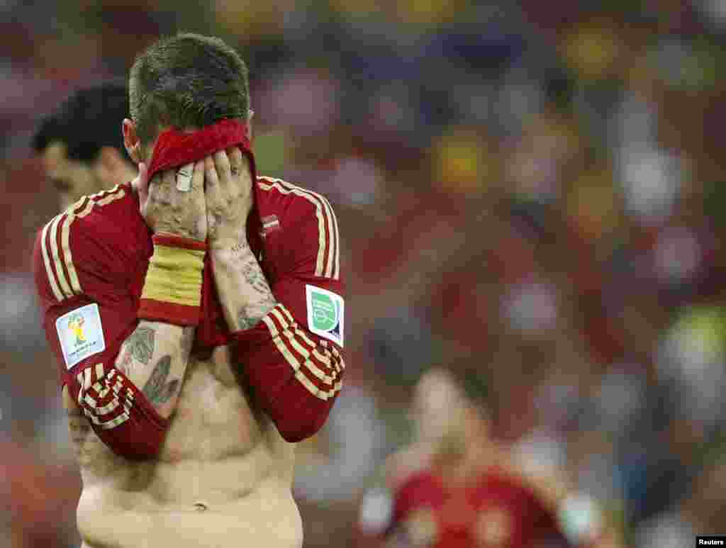 Spain's Diego Costa reacts during their 2014 World Cup Group B soccer match against Chile at the Maracana stadium, in Rio de Janeiro, June 18, 2014.