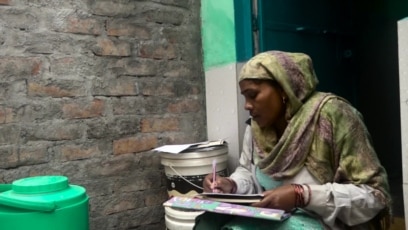 Women in Delhi Slum Access Amenities