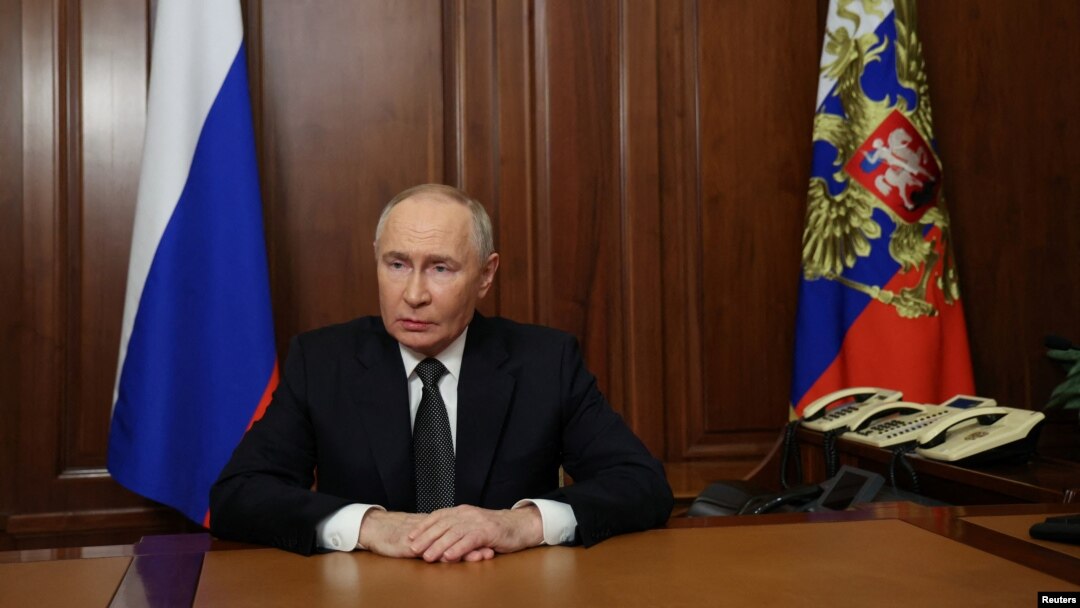 El presidente ruso, Vladimir Putin, pronuncia un discurso televisado, dedicado al conflicto militar en Ucrania y, en particular, al lanzamiento por parte de Rusia de un ataque con misiles balísticos hipersónicos hacia Ucrania. En Moscú, Rusia, el 21 de noviembre de 2024.