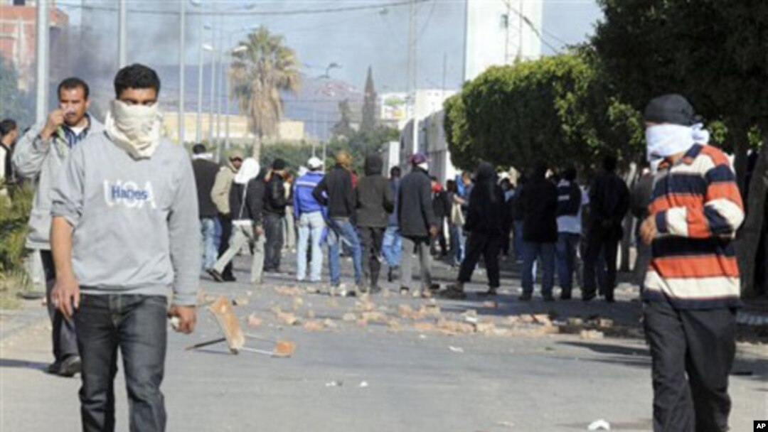 Highly educated but unemployed young people have been in the forefront of recent protests in Tunisia, like this one in Sidi Bouzid, 10 Jan 2011