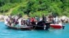 Thuyền chở 73 người Rohingya tị nạn bị chặn lại ở Phuket, miền nam Thái Lan, ngày 1/1/2013.