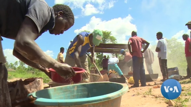 The Glitter of Zimbabwe Gold Fails to Brighten Economy