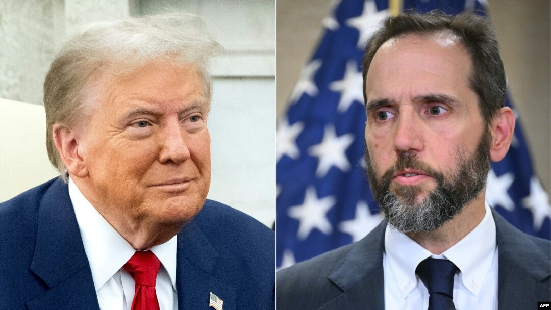 ARCHIVO - Fotocomposición realizada el 14 de noviembre de 2024 que muestra al presidente electo de EEUU Donald Trump y el fiscal especial Jack Smith. Este último presentó el martes un informe sobre su invstigación.