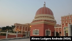 Assembleia Nacional, centro do debate político