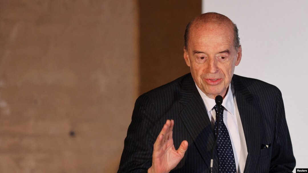 El Ministro de Relaciones Exteriores de Colombia, Álvaro Leyva, habla en el Centro Nacional de la Memoria Histórica en Bogotá, Colombia, el 24 de agosto de 2022.