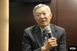台湾淡江大学中国大陆研究所荣誉教授赵春山(美国之音杨明拍摄)