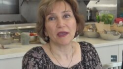 Адаптація до життя в імміграції: як вивчити англійську та одночасно навчитися куховарити. Відео