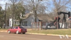 Signs of Oil Boom Dominate Texas Town
