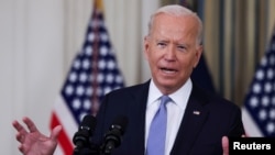 El presidente de Estados Unidos, Joe Biden, responde a una pregunta de un periodista después de hablar sobre las vacunas contra la enfermedad del coronavirus (COVID-19), el 24 de septiembre de 2021.
