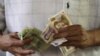 Уже третій день поспіль Китай провів девальвацію юаня