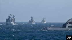 Фото для ілюстрації: кораблі НАТО проводять маневри в Чорному морі, 2015