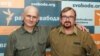 Лауреат Нобелівської премії миру за 2022 рік Олесь Біляцький (зліва) та Валерій Калиновський, автор книжки «Справа Біляцького», через два дні після звільнення правозахисника з тюрми. Радіо Свобода, Мінськ, 25 червня 2012 року.