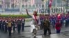 La presidenta peruana Dina Boluarte llega a la Catedral para la misa del Día de la Independencia en Lima, Perú, el domingo 28 de julio de 2024. Boluarte pronunció su segundo discurso sobre el Estado de la Nación ante el Congreso. (Foto AP/Guadalupe Pardo).