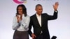Le couple Obama applaudi lors de la première session du Sommet de la Fondation Obama, Chicago, 31 octobre 2017.