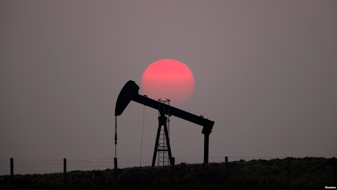 Las nuevas pérdidas de suministro desde Irán y Venezuela podrían profundizar el recorte a la producción liderado por la OPEP que entró en vigencia en enero.