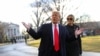 ARCHIVO - El presidente de Estados Unidos, Donald Trump, y la primera dama, Melania Trump, salen de la Casa Blanca para abordar el Marine One antes de la toma de posesión del presidente electo Joe Biden, en Washington, el 20 de enero de 2021.