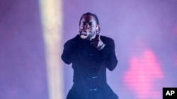 Kendrick Lamar trên sân khấu của lễ hội âm nhạc Coachella tại Indio, California, vào tháng 4 vừa qua.
