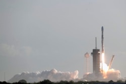 Запуск Falcon 9, 18 березня 2020. (AP Photo/John Raoux)