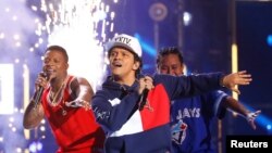 Bruno Mars performs on stage at the 2016 MTV Europe Music Awards at the Ahoy Arena in Rotterdam, Netherlands, Nov. 6, 2016.