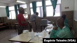 Assembleia de voto na cidade da Praia, Cabo Verde