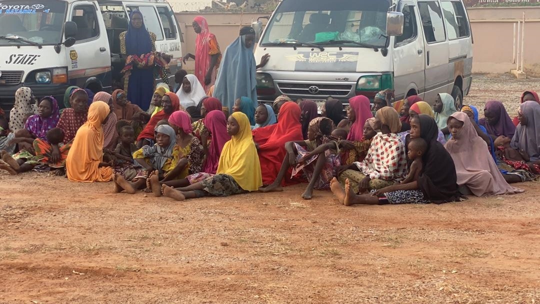 Mutanen da yan sandan jihar Zamfara ta kubutar daga hannun yan bindiga.