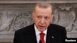 Cumhurbaşkanı Erdoğan, dün akşam Biden'la yaptığı telefon görüşmesine ilişkin açıklamalarda bulundu.