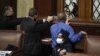 Американські законодавці від обох партій закликають протестувальників припинити сутички