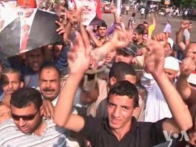 Egyptian Military Clashes With Muslim Brotherhood Supporters