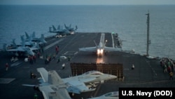 Атомний авіаносець USS Carl Vinson