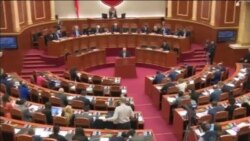 Tiranë: Varfëria dhe debatet parlamentare
