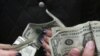 Економіка США та світу покращується, але виникає загроза нових проблем