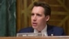 资料照片：共和党联邦参议员霍利 （Sen. Josh Hawley, R-MO）出席国会参议院司法委员会听证会（2019年3月6日）