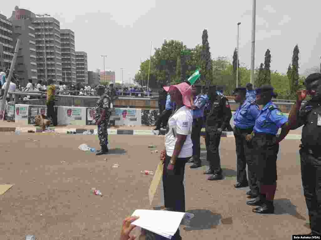 Matasa yan rajin baiwa matasa damar tsayawa takara sun yi tattaki zuwa fadar shugaban kasa a Abuja