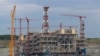 Основний будівельний майданчик проєкту Arctic LNG 2 розташований у селищі Білокаменка в Мурманській області Росії. Фото 26 липня 2022 року. REUTERS/Stringer/File Photo