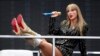 Тейлор Свіфт на стадіоні Wembley, у Лондані, у рамках свого туру Eras Tour 21 червня 2024 року. Фото: Scott A Garfitt/Invision/AP