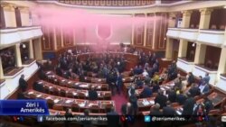 Tiranë: Deputetët e pasur të partive të varfëra
