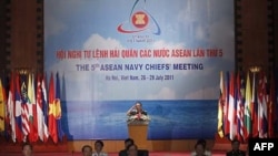 Trung tướng Ðỗ Bá Tỵ phát biểu tại Hội nghị Tư lệnh hải quân ASEAN ở Hà Nội, ngày 27/7/2011