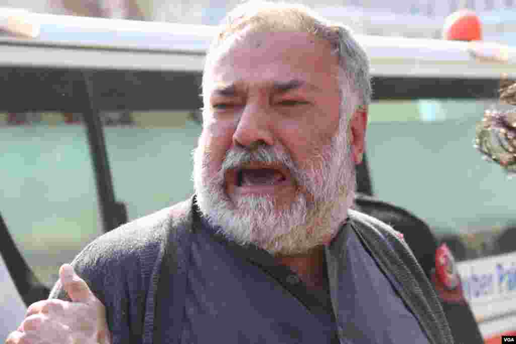 غم سے نڈھال ایک شخص۔