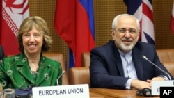 Người đứng đầu chính sách đối ngoại của liên hiệp Châu Âu Catherine Ashton và Ngoại trưởng Iran Mohamad Javad Zarif trong cuộc họp tại Vienna, Áo, ngày 8/4/2014.