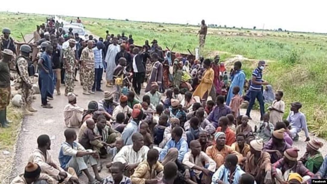Wasu 'Yan Boko Haram da suka yi saranda (Facebook/Dakarun Najeriya)